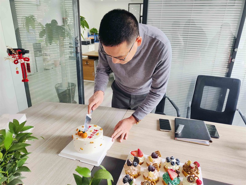 news-4096-3072 news-4096-3072